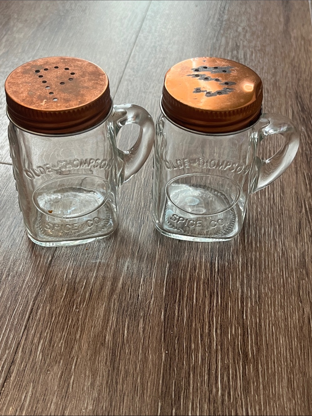 Olde Thompson Clear Glass Salt and Pepper Jar with Copper Lid and Side Handle